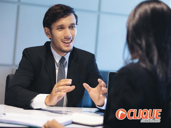 Desvendando o Caminho do Sucesso: 10 Dicas para Brilhar em Entrevistas de Emprego!